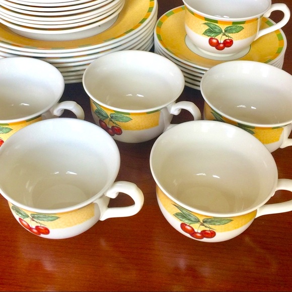 English Churcill Porcelain Set 6 Coffee Tea Cups 6 Saucers 6 plates milk cup - Picture 13 of 13